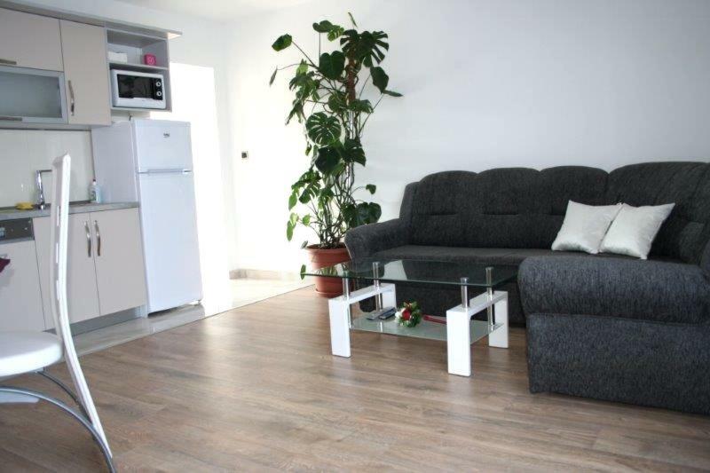 Lucija Apartments Vrh  Bagian luar foto