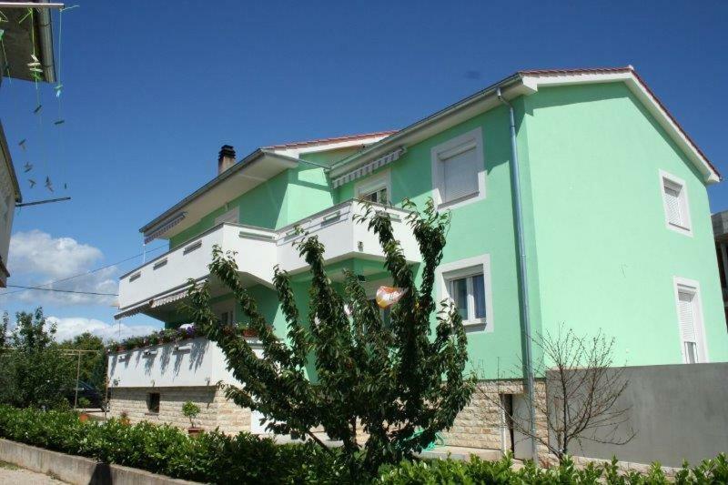 Lucija Apartments Vrh  Bagian luar foto