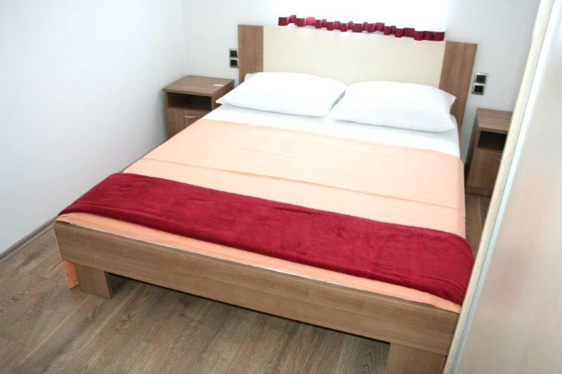 Lucija Apartments Vrh  Bagian luar foto